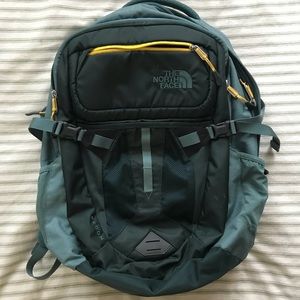 North face recon backpack